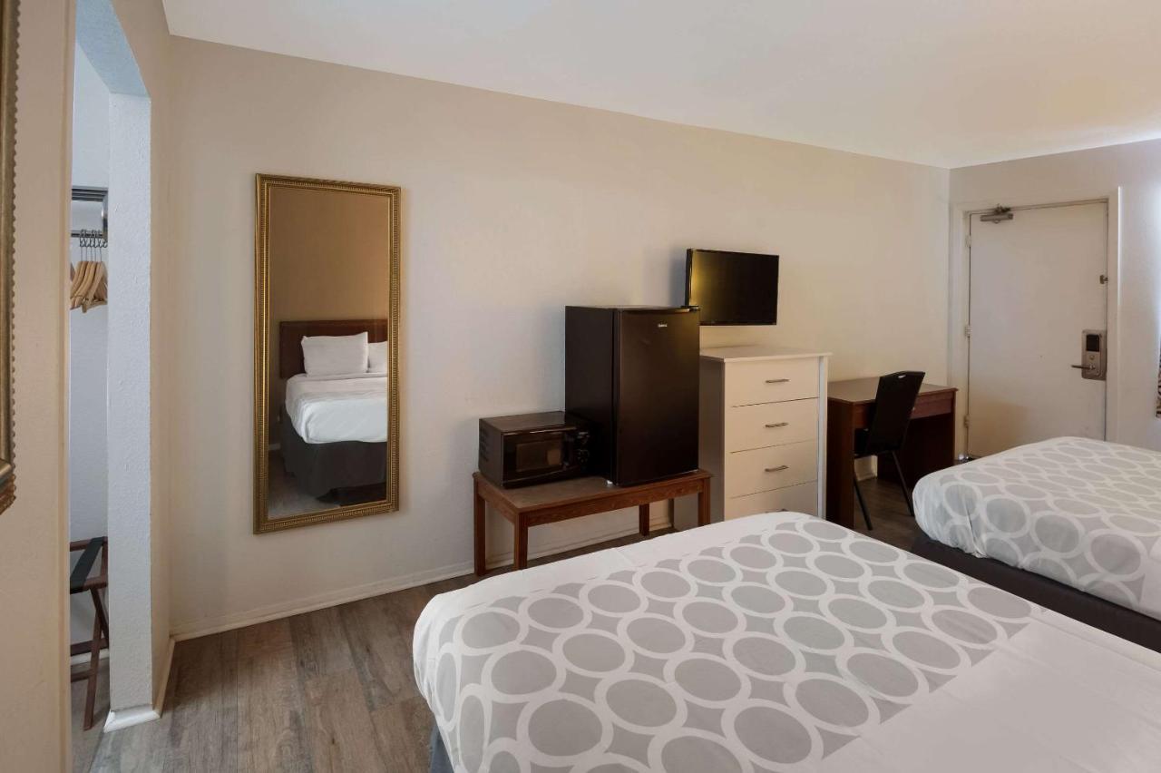 Brazil Rodeway Inn מראה חיצוני תמונה